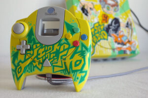 Dreamcast customisée aux couleurs du jeu vidéo jet set radio